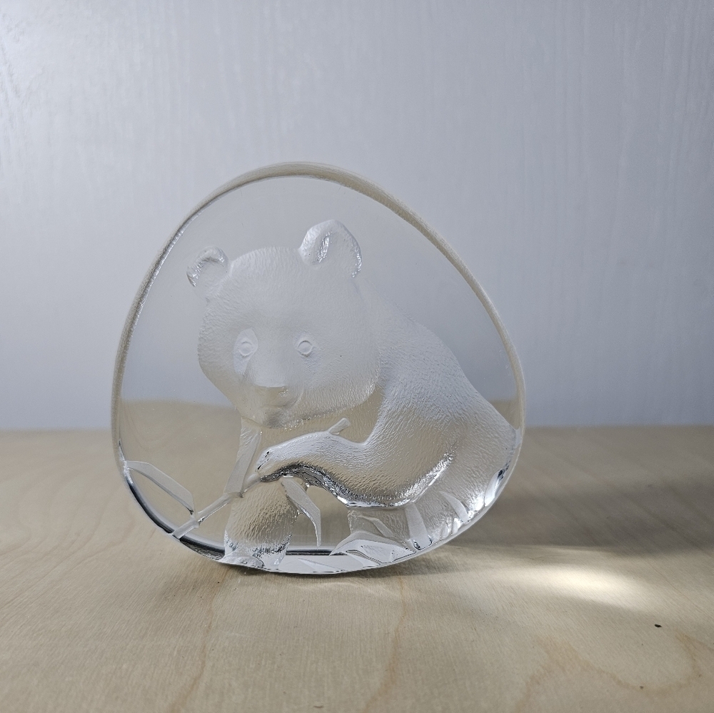 Mats Jonasson Lead Crystal signed Paperweight Sweden Panda art glass Signed - Picture 3 of 3